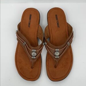 Minnetonka Nut leather slide flip flop sandal shoe brown Western braid 11 NARROW